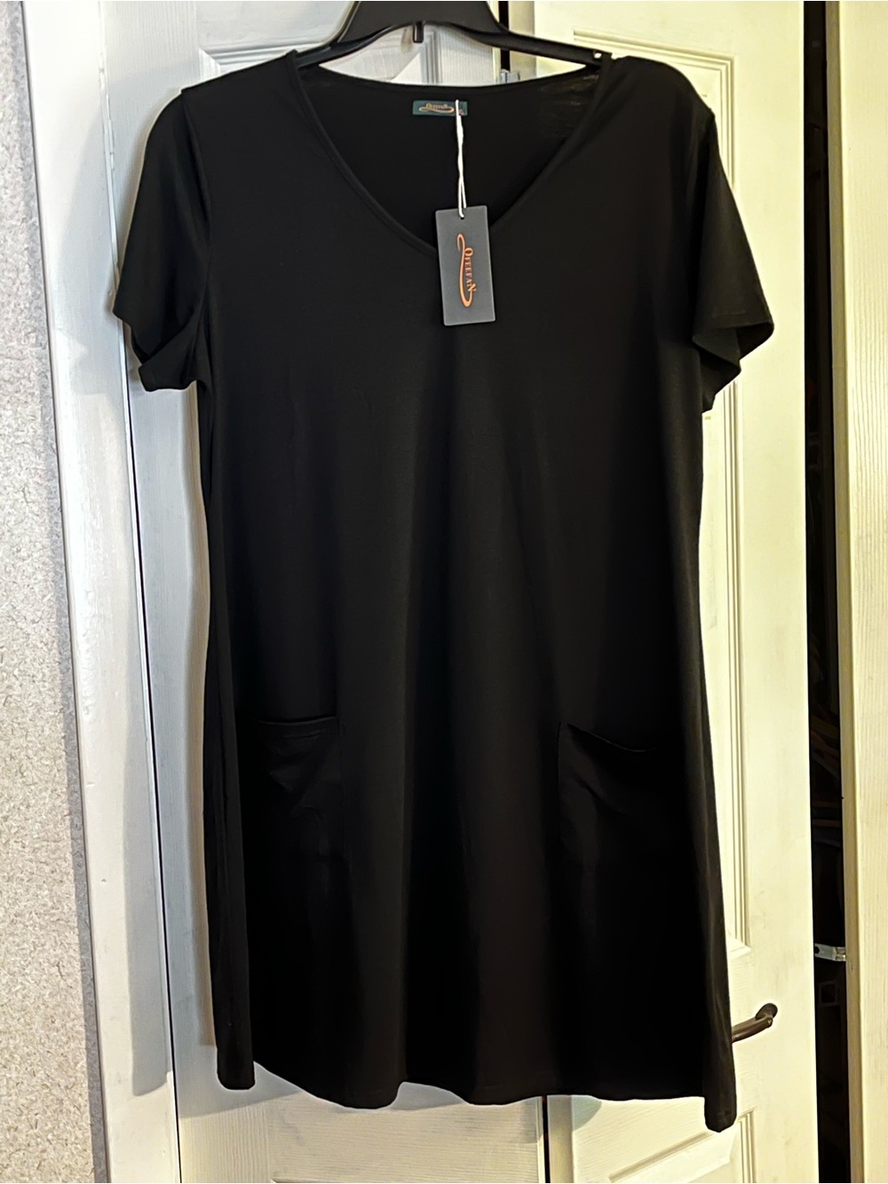 Ofeefan V-Neck Black Pocket Dress